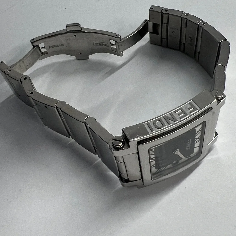 Fendi Quadro 6000G Stainless Steel Bracelet Wristwatch Black Dial Roman Numerals